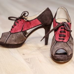 Vaneli red and brown heels women’s size 11